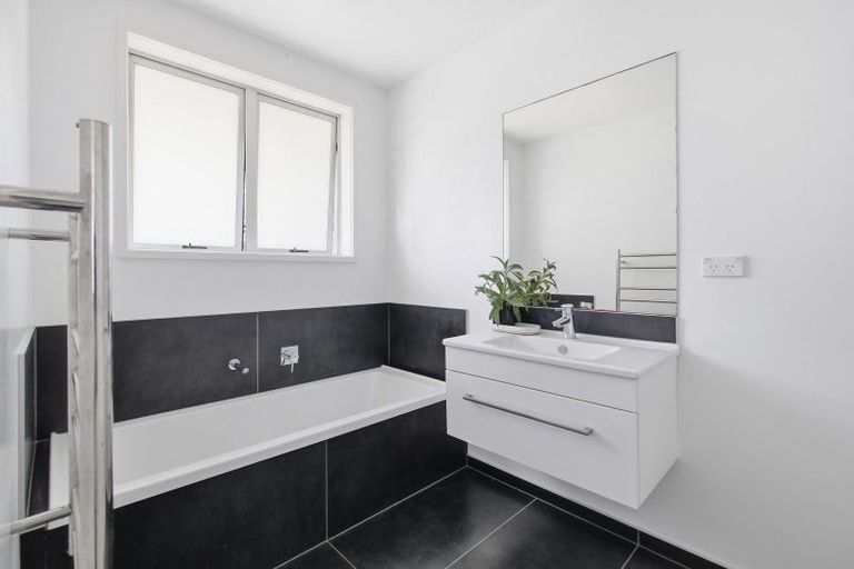 Photo of property in 42 Butterworth Crescent, Papamoa Beach, Papamoa, 3118