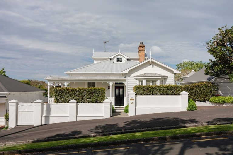 Photo of property in 31 Richmond Avenue, Northcote Point, Auckland, 0627