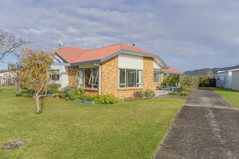 Photo of property in 16 Meadow Drive, Whitianga, 3510