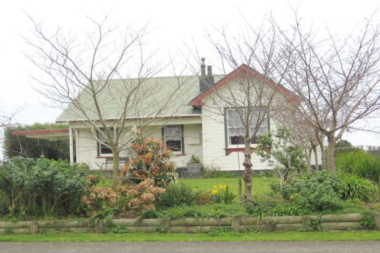 Photo of property in 203 Tiro Tiro Road, Levin, 5510