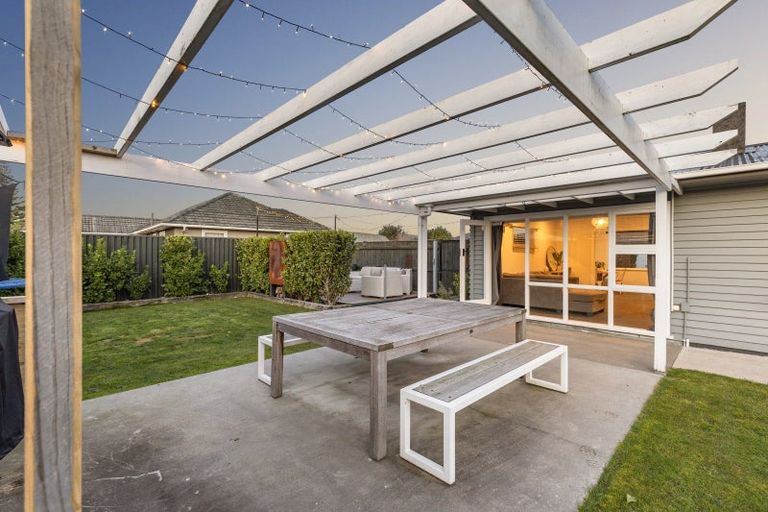 Photo of property in 1 Battersea Place, Roslyn, Palmerston North, 4414