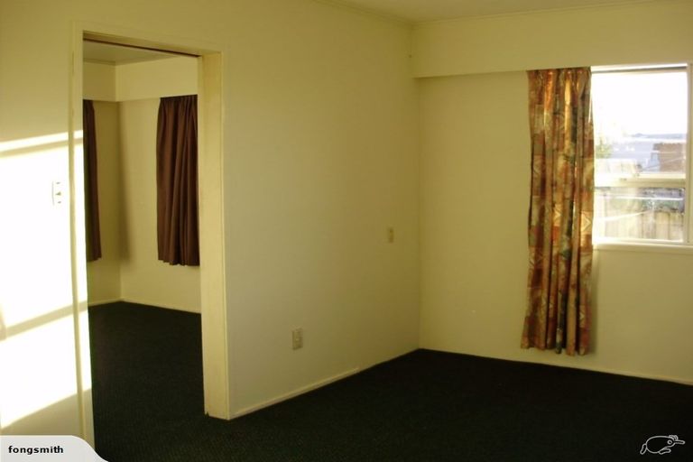 Photo of property in 53 Henderson Valley Road, Henderson, Auckland, 0612