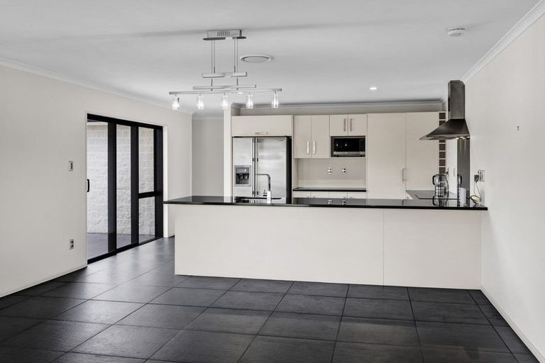 Photo of property in 14 Larlin Drive, Hawera, 4675