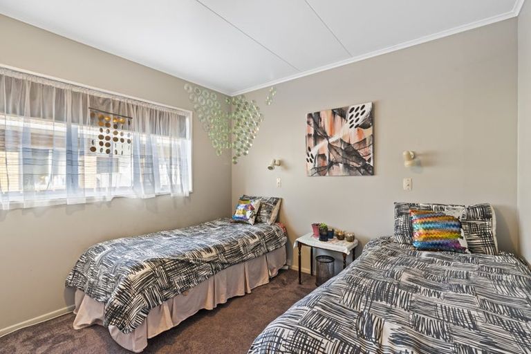 Photo of property in 2 Lemon Street, Strandon, New Plymouth, 4312