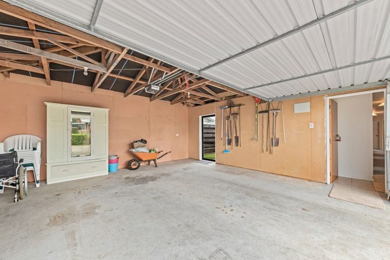 Photo of property in 1 Te Whena Place, Waitara, 4320