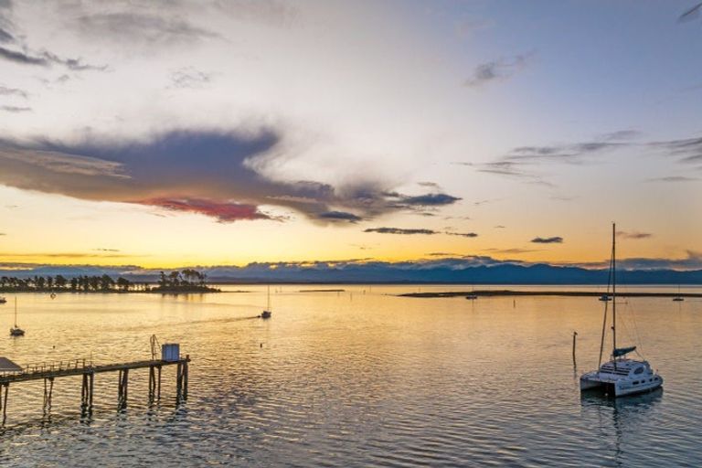 Photo of property in Quay Apartments, 103/283 Wakefield Quay, Stepneyville, Nelson, 7010