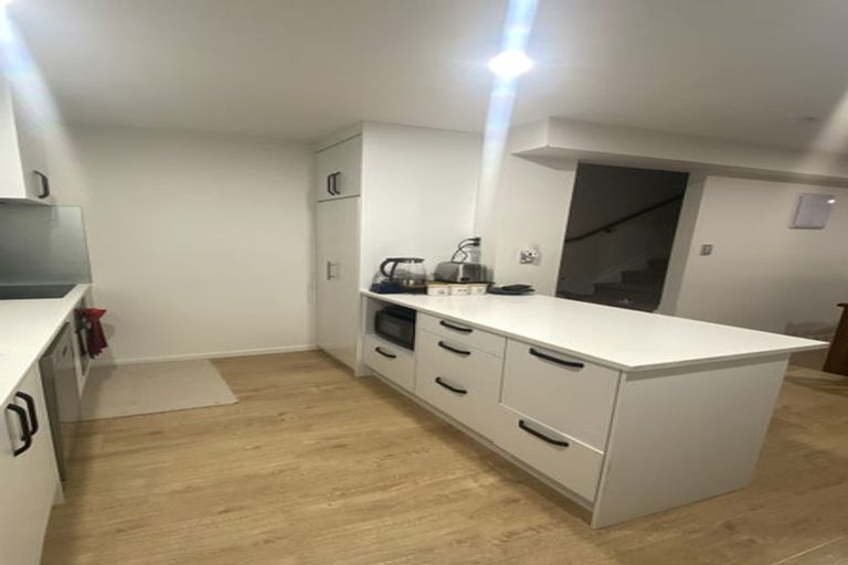 Photo of property in 7 Korama Lane, New Lynn, Auckland, 0600
