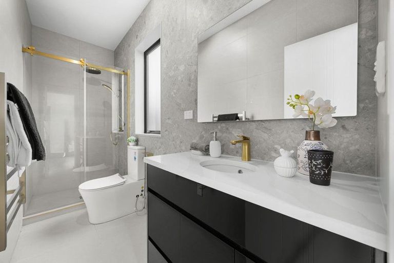 Photo of property in 39 Park Green Avenue, Rosehill, Papakura, 2113