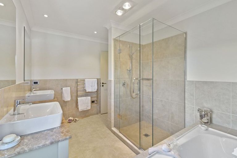 Photo of property in 3 Corsica Way, Karaka, Papakura, 2113