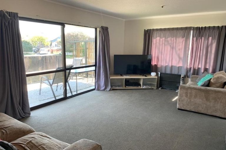 Photo of property in 1 Pringle Place, Nawton, Hamilton, 3200