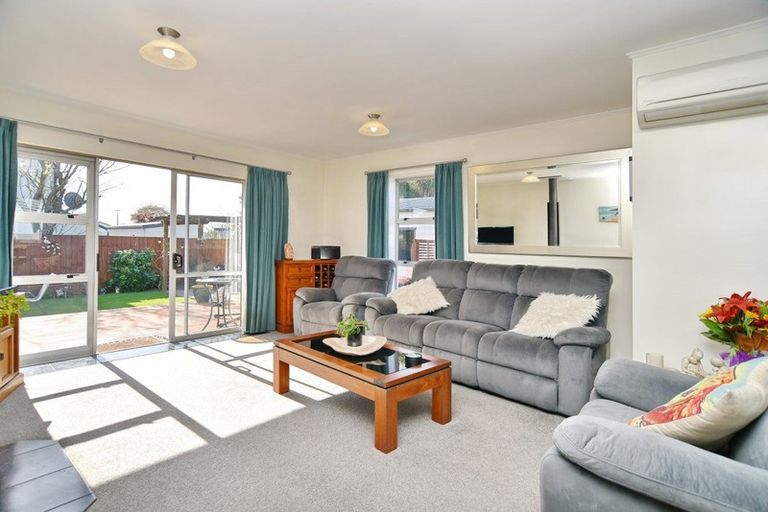 Photo of property in 10b Karlaw Place, Parklands, Christchurch, 8083