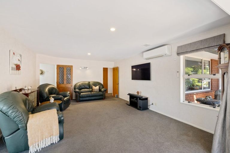 Photo of property in 10 Apollo Place, Papanui, Christchurch, 8052