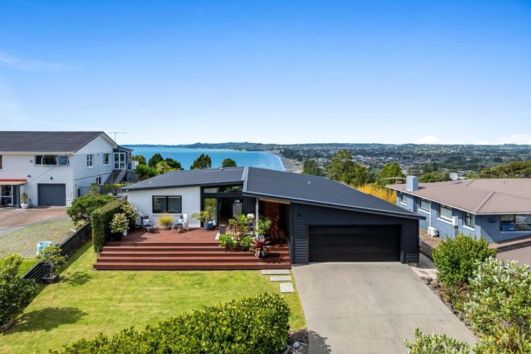Photo of property in 10 Hillcrest Road, Hatfields Beach, Orewa, 0931