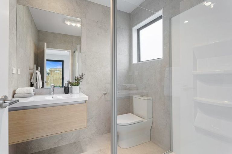 Photo of property in 11 Taikura Avenue, Red Beach, 0932