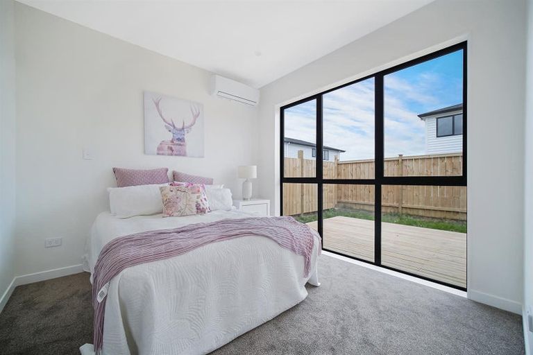 Photo of property in 32 Hari Road, Karaka, 2113