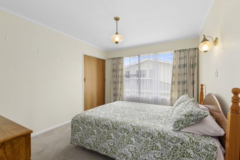 Photo of property in 32 De Menech Grove, Avalon, Lower Hutt, 5011