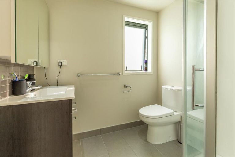 Photo of property in 16 Mcwhirters Farm Lane, Massey, Auckland, 0614