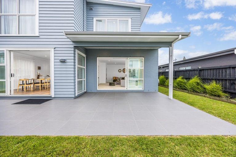 Photo of property in 19 Kukuwai Avenue, Red Beach, 0932