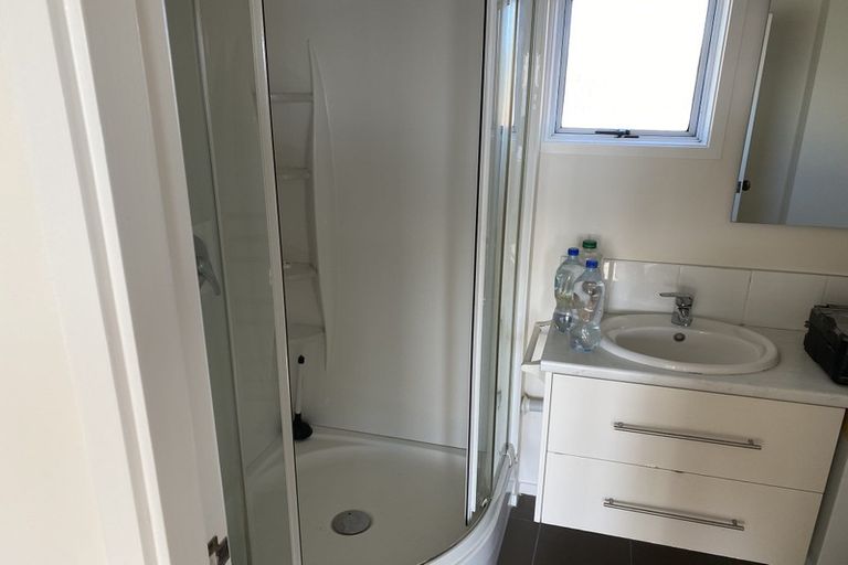 Photo of property in 10/2f Oriental Terrace, Mount Victoria, Wellington, 6011