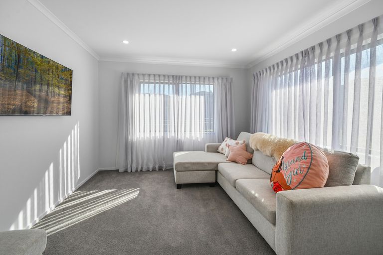 Photo of property in 28 Thomason Crescent, Pokeno, 2402