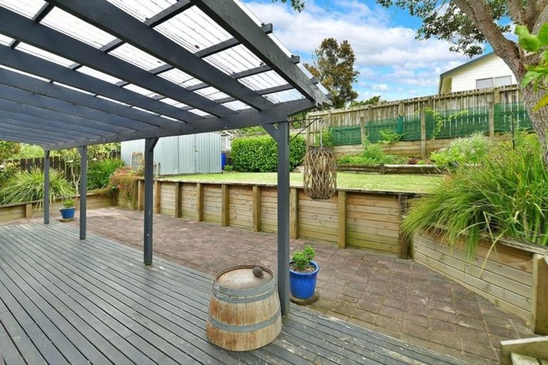 Photo of property in 20 Karaka Street, Helensville, 0800