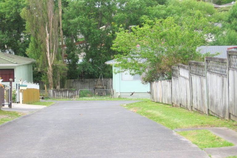 Photo of property in 32 Selak Place, Glen Eden, Auckland, 0602