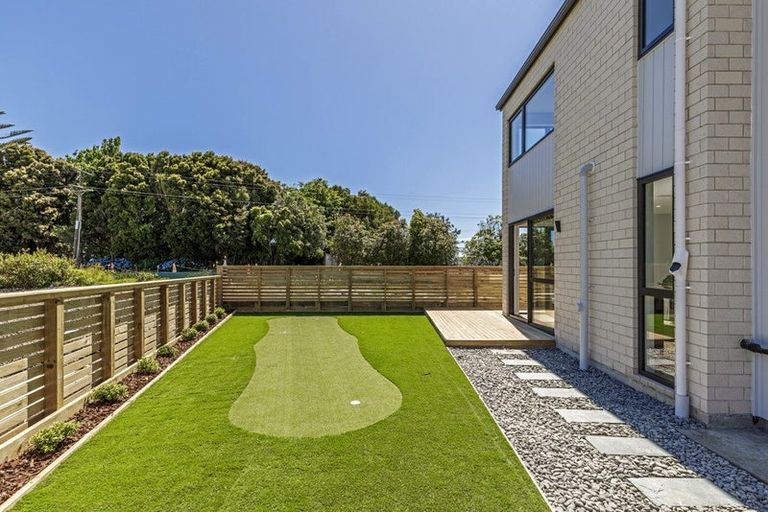 Photo of property in 46 Paretao Street, Massey, 0614