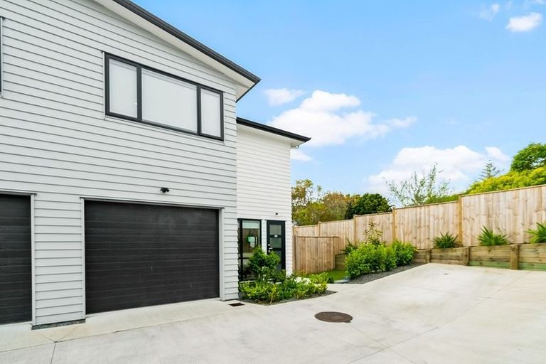 Photo of property in 66c Donovan Avenue, Massey, Auckland, 0614