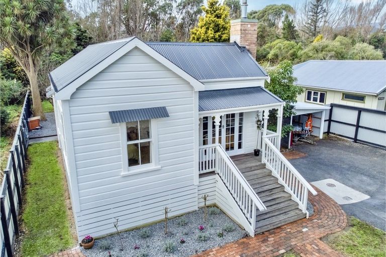 Photo of property in 50 Rahui Road, Otaki, 5512
