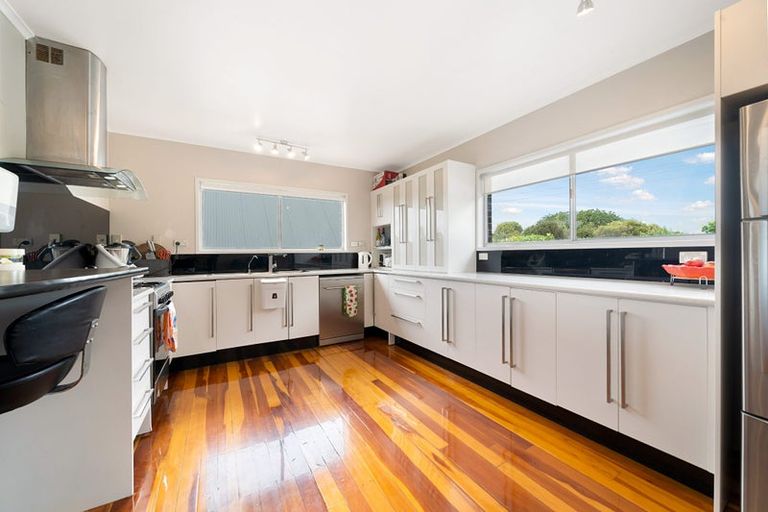 Photo of property in 229 Golf Road, Titirangi, Auckland, 0604