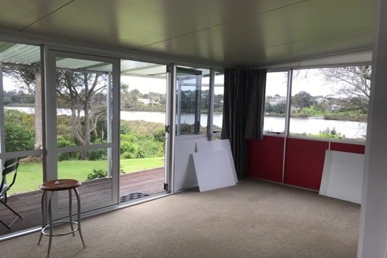 Photo of property in 171c Colwill Road, Massey, Auckland, 0614