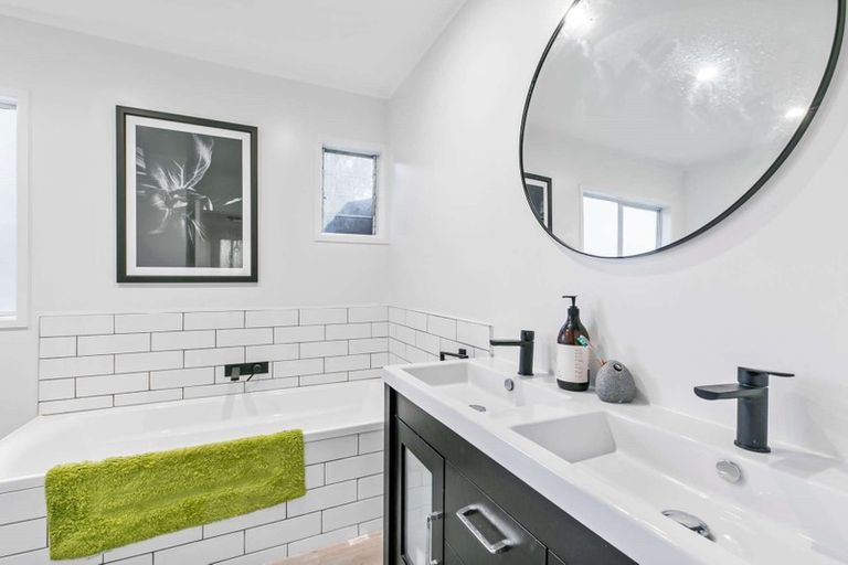 Photo of property in 165 Glamorgan Drive, Torbay, Auckland, 0630