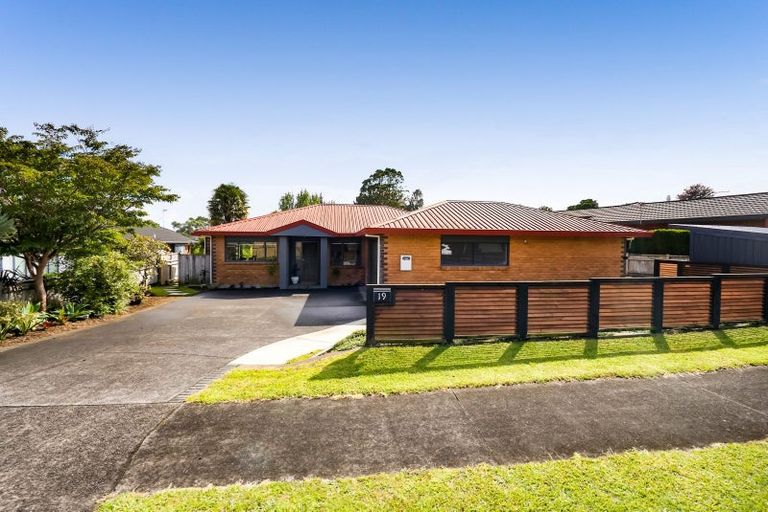 Photo of property in 19 Ashmore Drive, Frankleigh Park, New Plymouth, 4310