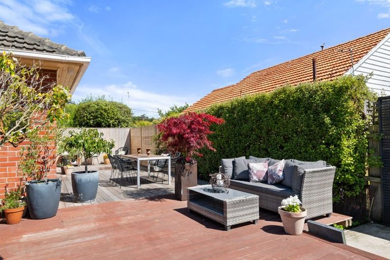 Photo of property in 12 Wilsons Road, Saint Martins, Christchurch, 8022