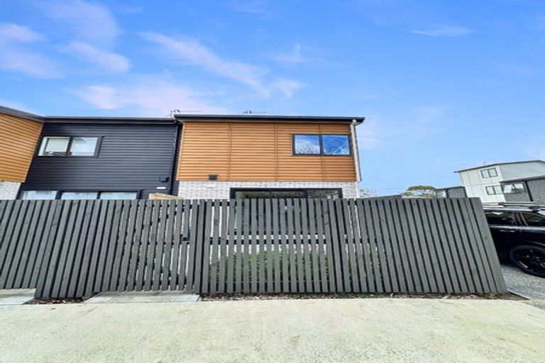 Photo of property in 13 Whati Lane, Henderson, Auckland, 0612