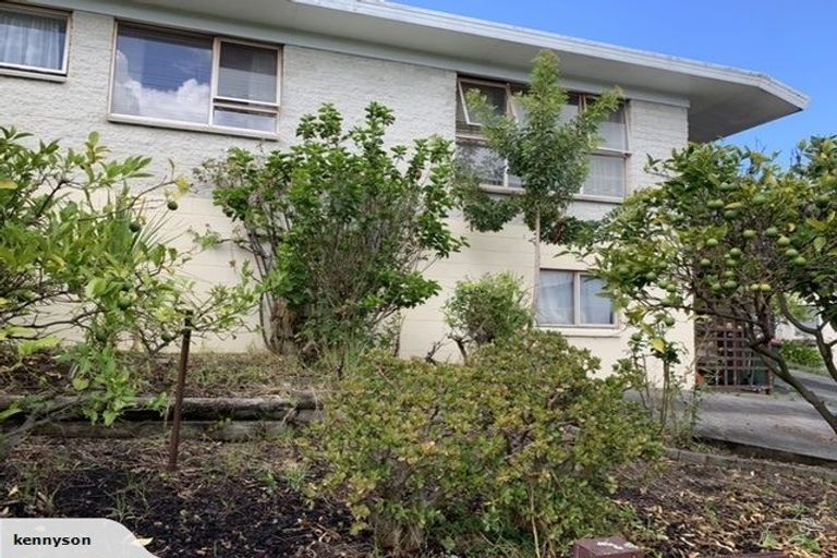 Photo of property in 1/164 Fisher Parade, Farm Cove, Auckland, 2012