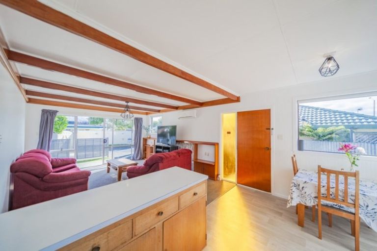 Photo of property in 1/71 Meeanee Road, Taradale, Napier, 4112