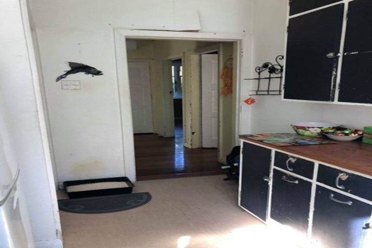 Photo of property in 60 Sunshine Avenue, Karori, Wellington, 6012