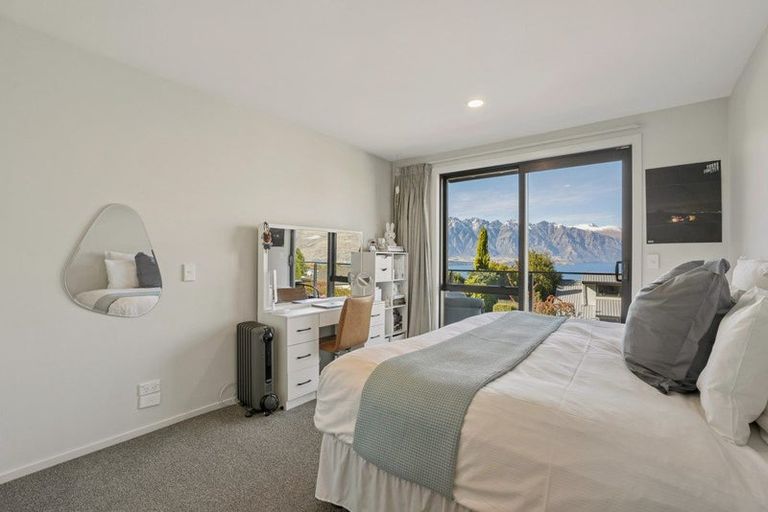 Photo of property in 54c Wynyard Crescent, Fernhill, Queenstown, 9300