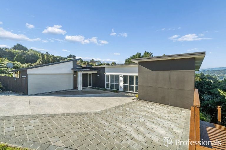 Photo of property in 17 Lindis Lane, Kelson, Lower Hutt, 5010