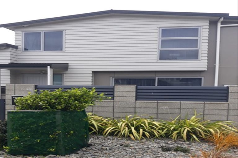 Photo of property in 113u2 Moorefield Road, Johnsonville, Wellington, 6037