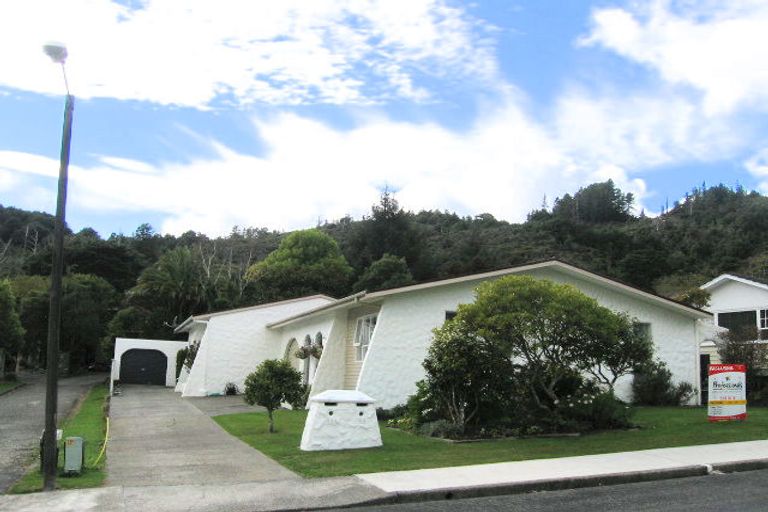 Photo of property in 53b Fendalton Crescent, Pinehaven, Upper Hutt, 5019