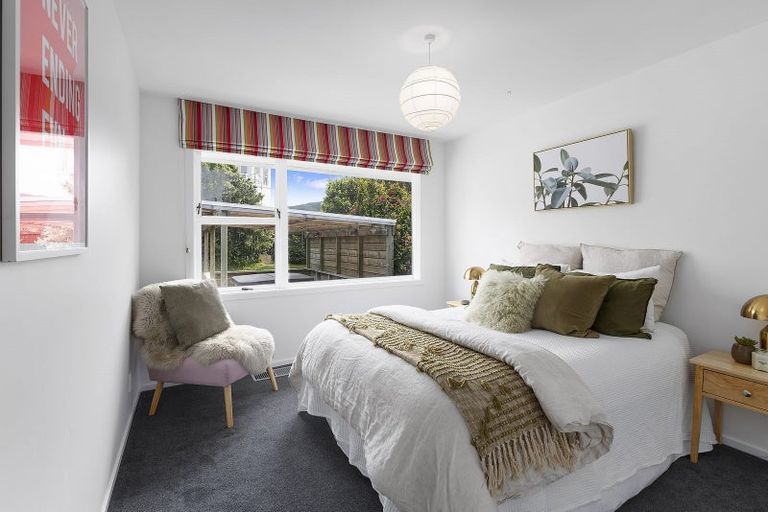 Photo of property in 46a Waru Street, Khandallah, Wellington, 6035