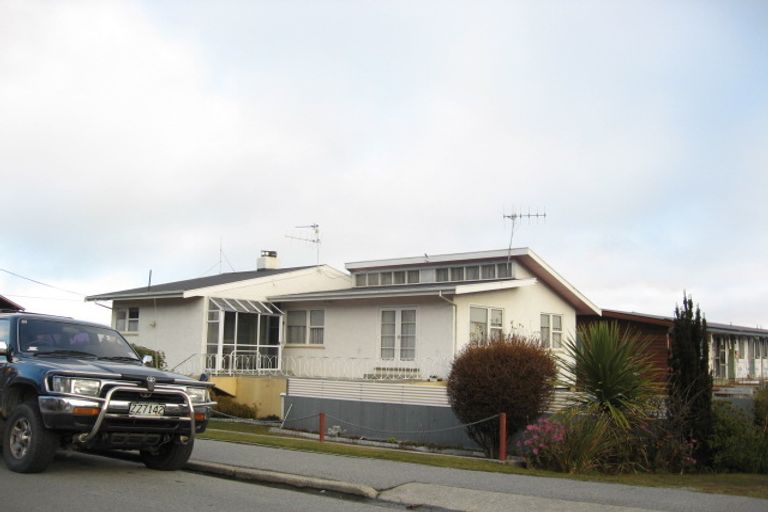Photo of property in 4 Hallenstein Street, Queenstown, 9300