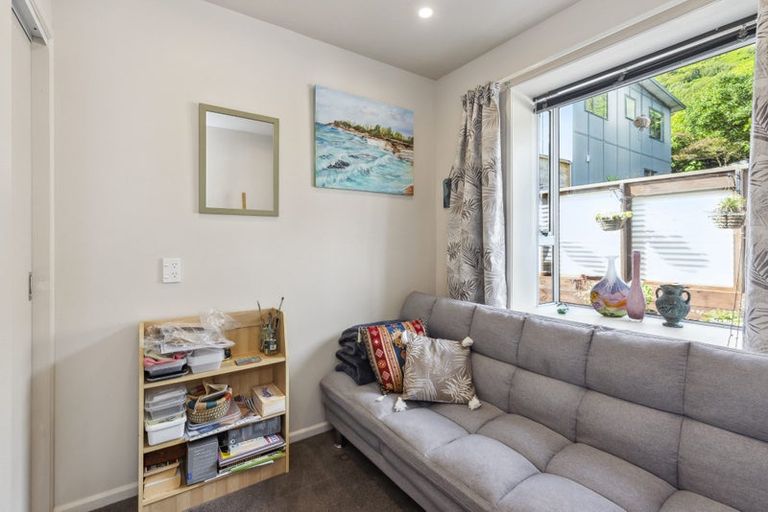 Photo of property in 49 Kakariki Grove, Waikanae, 5036