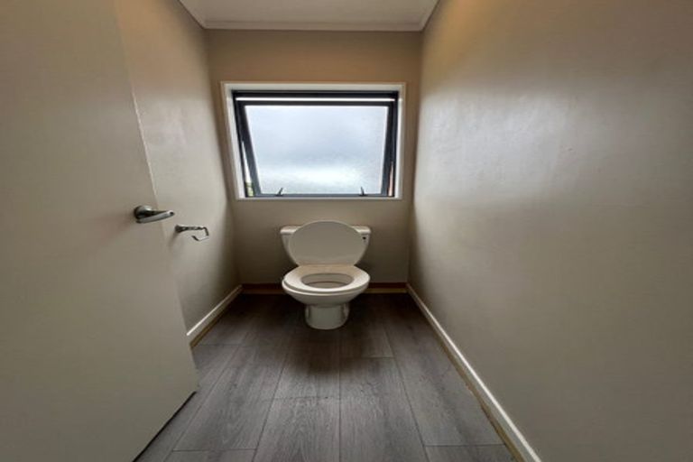 Photo of property in 19 Lynwood Road, New Lynn, Auckland, 0600