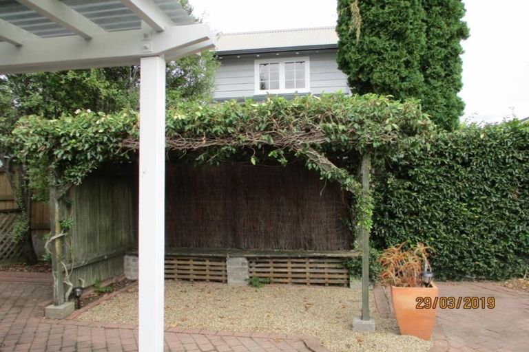 Photo of property in 1 Thames Street, Claudelands, Hamilton, 3214