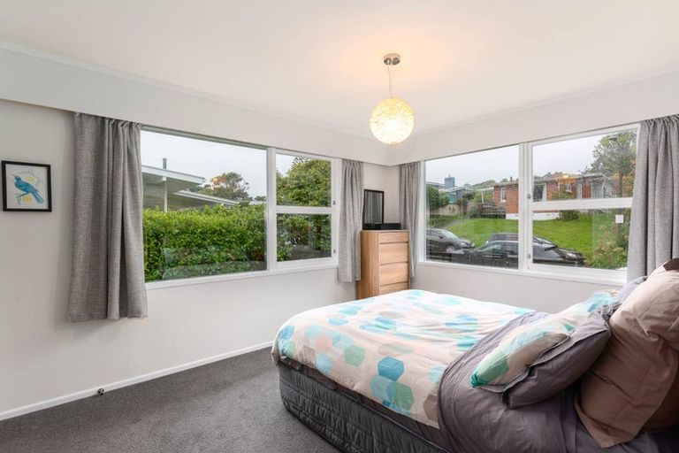 Photo of property in 15 Silverbirch Grove, Churton Park, Wellington, 6037