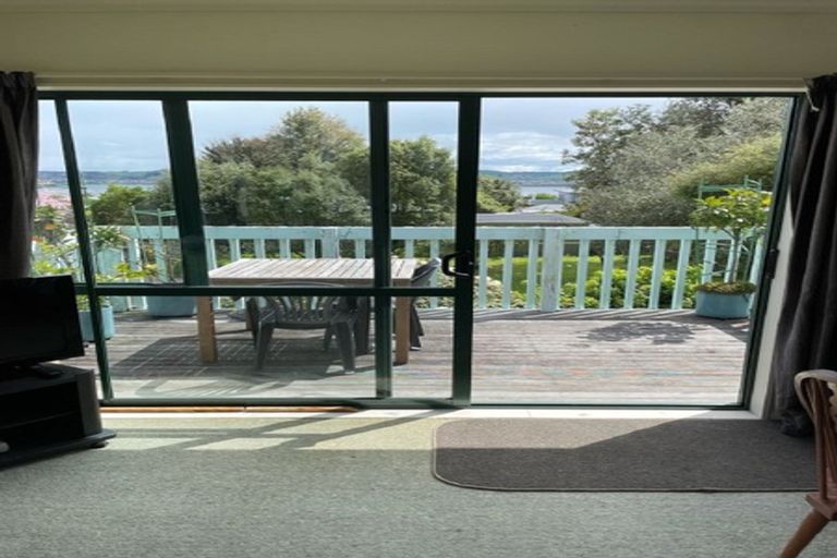 Photo of property in 2/16 Ingle Avenue, Waipahihi, Taupo, 3330