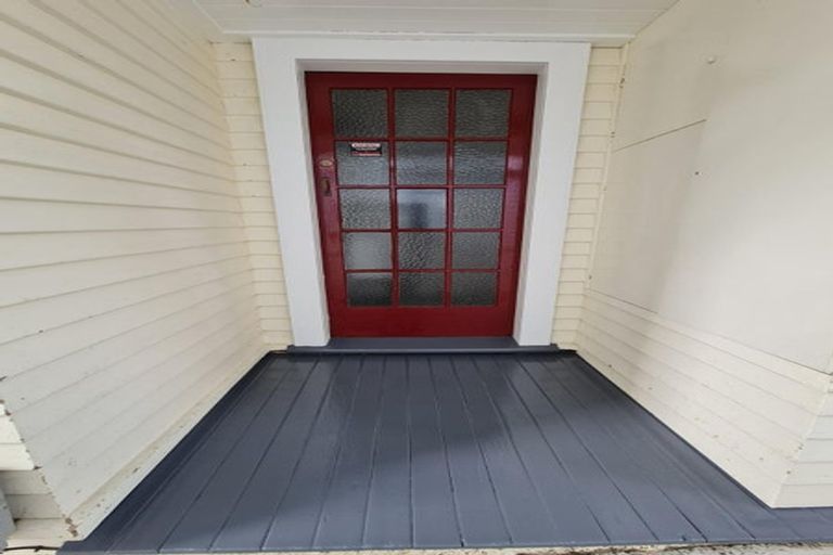 Photo of property in 100 Nairn Street, Mount Cook, Wellington, 6011